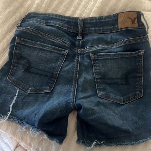 American eagle midi denim shorts ( super super stretch) size 2 - Picture 3 of 4